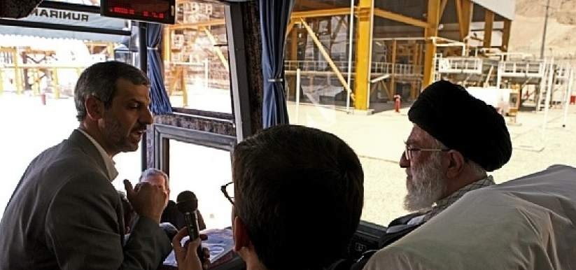 تصاویری از حضور تاریخی رهبر انقلاب در عسلویه